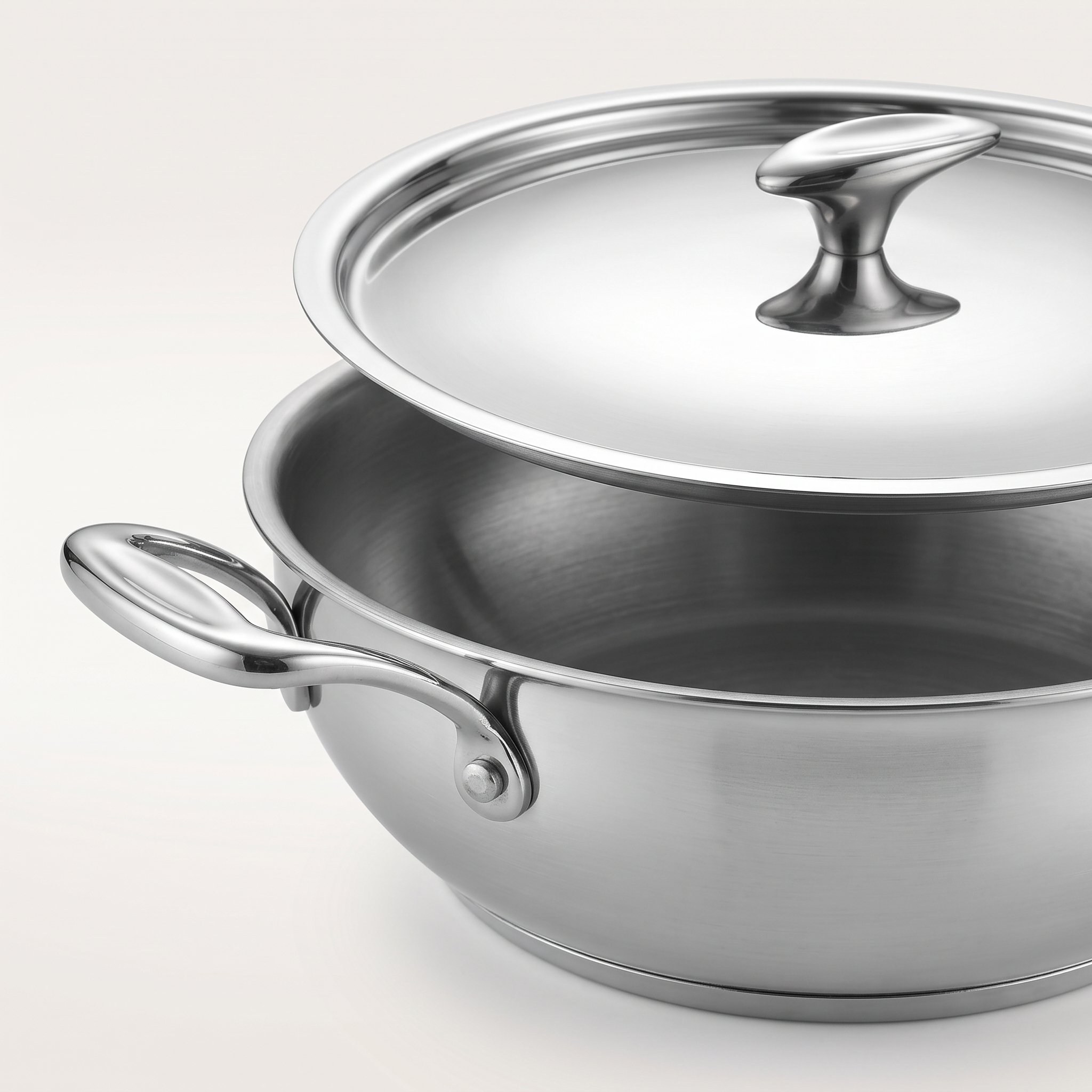Ultra Triply Kadai FB 26 SS feature detail view